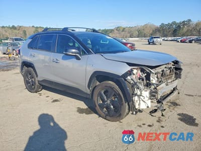 Czwarte zdjęcie samochodu z boku: 2021 TOYOTA RAV4 HYBRID XSE VIN:2T3E6RFV4MW006638 - miniatura