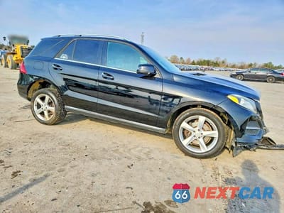 Czwarte zdjęcie samochodu z boku: 2016 MERCEDES-BENZ GLE 350 4MATIC VIN:4JGDA5HBXGA700948 - miniatura
