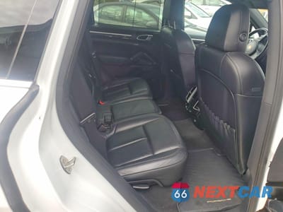 Zdjęcie 6 z 10 samochodu: 2012 PORSCHE CAYENNE S HYBRID VIN:WP1AE2A28CLA92574 - miniatura