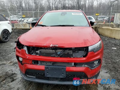 Piąte zdjęcie samochodu w środku: 2025 JEEP COMPASS LATITUDE VIN:3C4NJDBN2ST569943 - miniatura