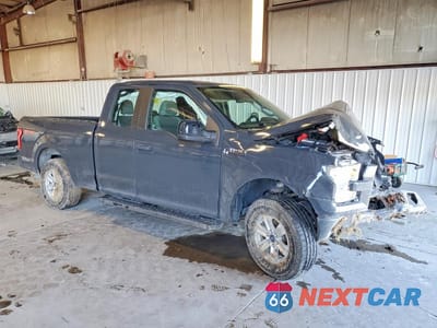 Czwarte zdjęcie samochodu z boku: 2016 FORD F150 SUPER CAB VIN:1FTFX1EFXGFD24346 - miniatura