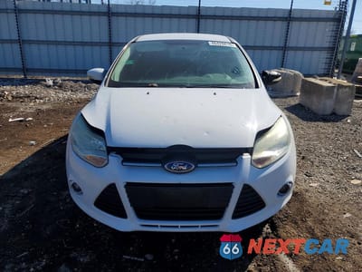 Piąte zdjęcie samochodu w środku: 2014 FORD FOCUS SE VIN:1FADP3K27EL305245 - miniatura