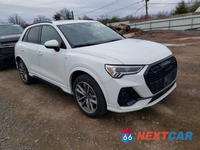 Czwarte zdjęcie samochodu z boku: 2023 AUDI Q3 PREMIUM S LINE 45 VIN:WA1DECF39P1073596 - miniatura