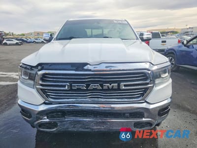 Piąte zdjęcie samochodu w środku: 2023 RAM 1500 LARAMIE VIN:1C6SRFJM0PN557529 - miniatura