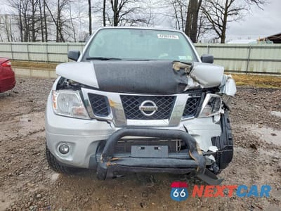 Piąte zdjęcie samochodu w środku: 2019 NISSAN FRONTIER SV V6 VIN:1N6AD0CW4KN743644 - miniatura