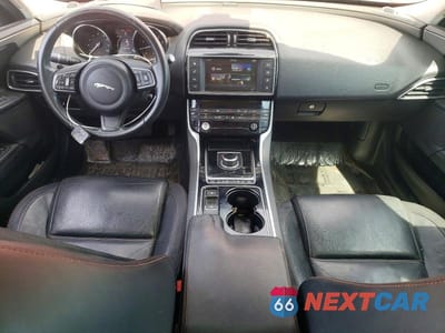 Zdjęcie 8 z 12 samochodu: 2017 JAGUAR XE PRESTIGE VIN:SAJAE4BG3HA947547 - miniatura