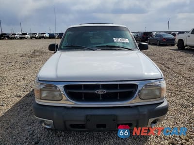 Piąte zdjęcie samochodu w środku: 2000 FORD EXPLORER XLT VIN:1FMZU73E0YZA42232 - miniatura