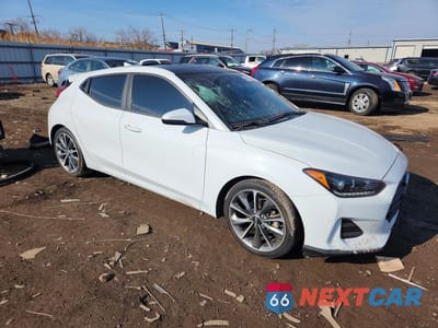 Czwarte zdjęcie samochodu z boku: 2019 HYUNDAI VELOSTER 2.0L PREMIUM VIN:KMHTG6AF6KU008545 - miniatura