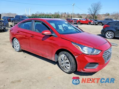 Czwarte zdjęcie samochodu z boku: 2018 HYUNDAI ACCENT SE VIN:3KPC24A32JE029256 - miniatura
