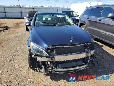Piąte zdjęcie samochodu w środku: 2015 MERCEDES-BENZ C 300 4MATIC VIN:55SWF4KB7FU029339 - miniatura