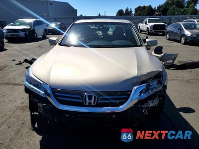Piąte zdjęcie samochodu w środku: 2015 HONDA ACCORD TOURING HYBRID VIN:1HGCR6F71FA000250 - miniatura