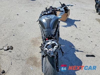 Zdjęcie 6 z 9 samochodu: 2025 KAWASAKI ZX636 K VIN:JKBZXJJ17SA022225 - miniatura