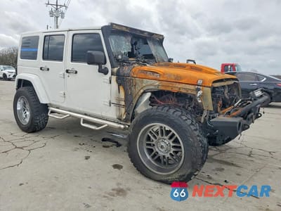 Czwarte zdjęcie samochodu z boku: 2013 JEEP WRANGLER UNLIMITED SAHARA VIN:1C4BJWEG5DL554329 - miniatura