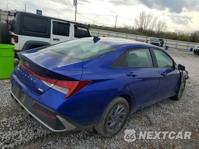 Trzecie zdjęcie samochodu z tyłu: 2024 HYUNDAI ELANTRA HYBRID BLUE VIN:KMHLM4DJ0RU104453 - miniatura