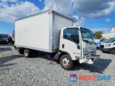 Czwarte zdjęcie samochodu z boku: 2023 ISUZU NPR HD BOX TRUCK VIN:54DC4W1DXPS208242 - miniatura