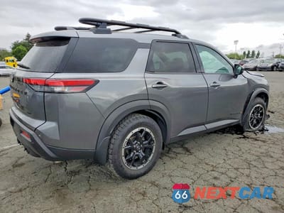 Trzecie zdjęcie samochodu z tyłu: 2024 NISSAN PATHFINDER ROCK CREEK VIN:5N1DR3BD7RC202236 - miniatura