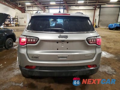 Zdjęcie 6 z 12 samochodu: 2019 JEEP COMPASS LATITUDE VIN:3C4NJDBB4KT593215 - miniatura