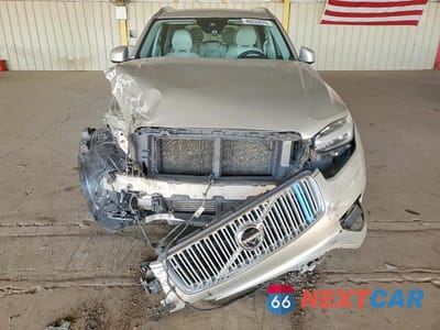 Piąte zdjęcie samochodu w środku: 2016 VOLVO XC90 T6 VIN:YV4A22PL3G1036230 - miniatura