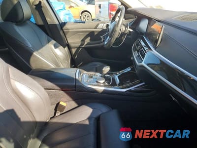 Zdjęcie 13 z 13 samochodu: 2021 BMW X7 XDRIVE40I VIN:5UXCW2C00M9F66858 - miniatura