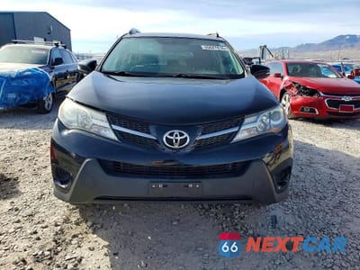 Piąte zdjęcie samochodu w środku: 2015 TOYOTA RAV4 LE VIN:2T3BFREV4FW352809 - miniatura