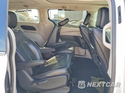 Zdjęcie 11 z 13 samochodu: 2018 CHRYSLER PACIFICA HYBRID LIMITED VIN:2C4RC1N72JR212772 - miniatura