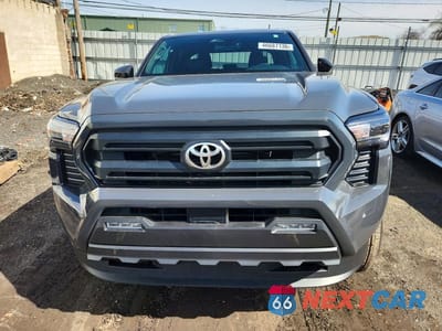Piąte zdjęcie samochodu w środku: 2025 TOYOTA TACOMA SR5 VIN:3TMKB5FN4SM036177 - miniatura