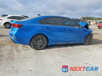 Trzecie zdjęcie samochodu z tyłu: 2023 KIA FORTE GT-LINE VIN:3KPF54AD5PE685585 - miniatura