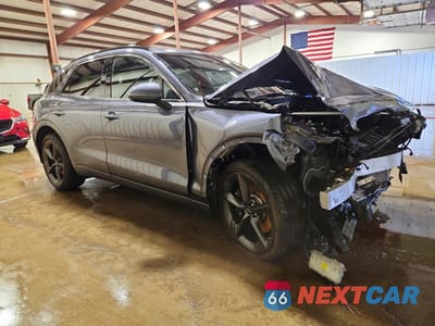 Czwarte zdjęcie samochodu z boku: 2026 GENESIS GV70 3.5T SPORT PRESTIGE VIN:5NMMEDTC4TH039369 - miniatura