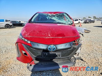 Piąte zdjęcie samochodu w środku: 2021 TOYOTA PRIUS PRIME XLE VIN:JTDKAMFP2M3176991 - miniatura