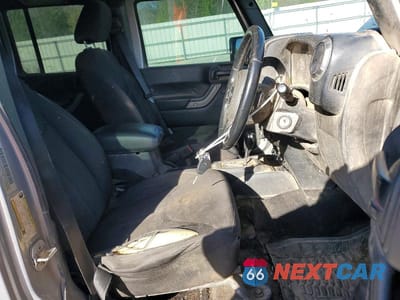 Zdjęcie 7 z 13 samochodu: 2018 JEEP WRANGLER UNLIMITED SPORT VIN:1C4BJWKG3JL853219 - miniatura