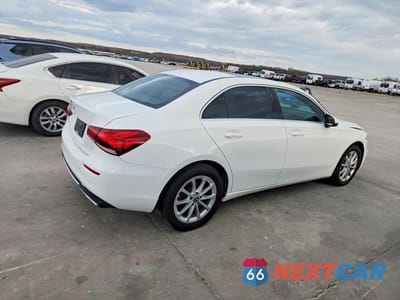 Trzecie zdjęcie samochodu z tyłu: 2019 MERCEDES-BENZ A 220 VIN:WDD3G4EB2KW016961 - miniatura