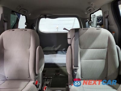 Zdjęcie 10 z 13 samochodu: 2017 TOYOTA SIENNA LE 8-PASSENGER VIN:5TDKZ3DC0HS872787 - miniatura