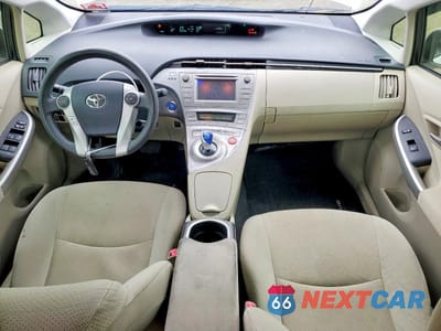 Zdjęcie 8 z 12 samochodu: 2013 TOYOTA PRIUS THREE VIN:JTDKN3DU2D5690237 - miniatura