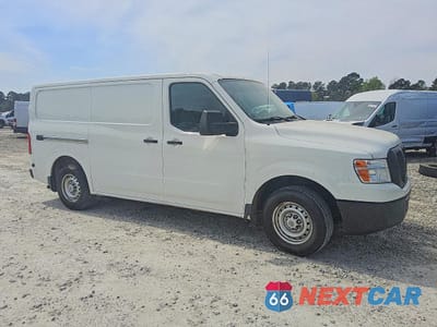 Czwarte zdjęcie samochodu z boku: 2020 NISSAN NV 2500 HD UTILITY / SERVICE VAN VIN:1N6BF0KY6LN806648 - miniatura