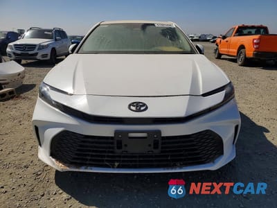 Piąte zdjęcie samochodu w środku: 2025 TOYOTA CAMRY LE VIN:4T1DAACK5SU505380 - miniatura