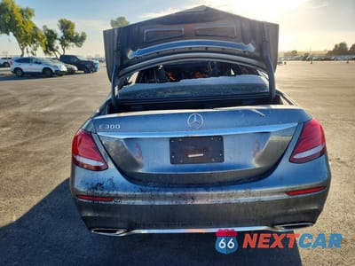 Zdjęcie 6 z 11 samochodu: 2019 MERCEDES-BENZ E 300 VIN:WDDZF4JB5KA551847 - miniatura