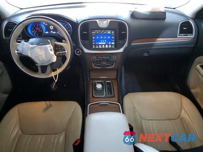 Zdjęcie 8 z 12 samochodu: 2016 CHRYSLER 300C PLATINUM VIN:2C3CCAPG2GH343609 - miniatura