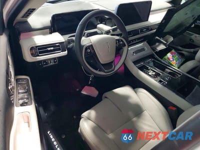 Zdjęcie 8 z 13 samochodu: 2025 LINCOLN AVIATOR RESERVE VIN:5LM5J7XC4SGL34952 - miniatura