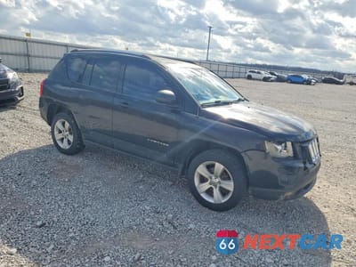 Czwarte zdjęcie samochodu z boku: 2012 JEEP COMPASS LATITUDE VIN:1C4NJCEA6CD634495 - miniatura