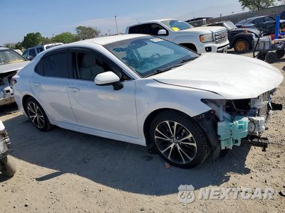 Czwarte zdjęcie samochodu z boku: 2018 TOYOTA CAMRY SE VIN:4T1B11HK1JU577191 - miniatura