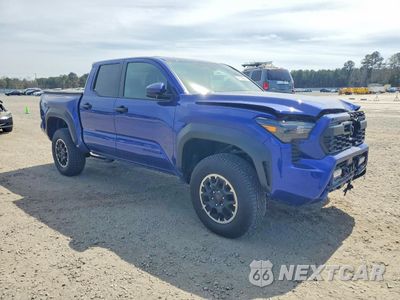 Czwarte zdjęcie samochodu z boku: 2025 TOYOTA TACOMA TRD OFF-ROAD VIN:3TYLB5JN9ST084340 - miniatura