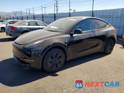 2025 TESLA MODEL Y 7SAYGDED8SF317114 - główne zdjęcie licytacji z USA - miniatura