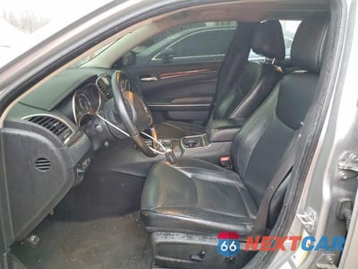 Zdjęcie 7 z 12 samochodu: 2016 CHRYSLER 300C VIN:2C3CCAKG4GH170716 - miniatura