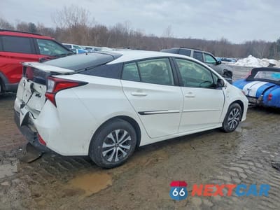 Trzecie zdjęcie samochodu z tyłu: 2019 TOYOTA PRIUS LE AWD-E VIN:JTDL9RFU9K3004115 - miniatura