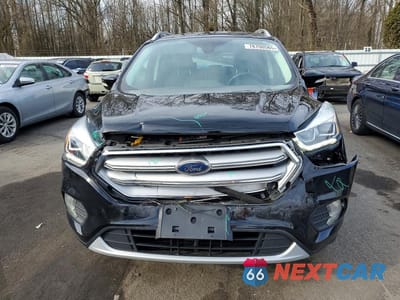 Piąte zdjęcie samochodu w środku: 2017 FORD ESCAPE TITANIUM VIN:1FMCU9JD5HUC53659 - miniatura