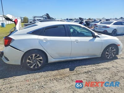 Trzecie zdjęcie samochodu z tyłu: 2018 HONDA CIVIC EX VIN:2HGFC2F79JH514753 - miniatura