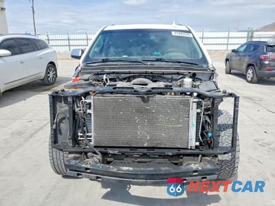 Piąte zdjęcie samochodu w środku: 2017 CHEVROLET TAHOE K1500 PREMIER VIN:1GNSKCKC0HR368656 - miniatura
