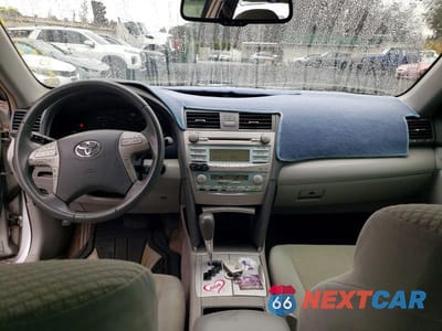 Zdjęcie 8 z 13 samochodu: 2007 TOYOTA CAMRY HYBRID BASE VIN:JTNBB46K773035223 - miniatura