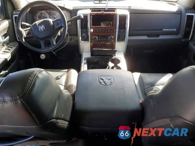 Zdjęcie 8 z 11 samochodu: 2012 DODGE RAM 2500 LARAMIE VIN:3C6UD5NL1CG316116 - miniatura