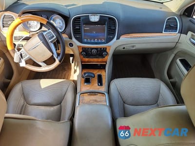 Zdjęcie 8 z 11 samochodu: 2012 CHRYSLER 300 LIMITED VIN:2C3CCACG5CH186075 - miniatura